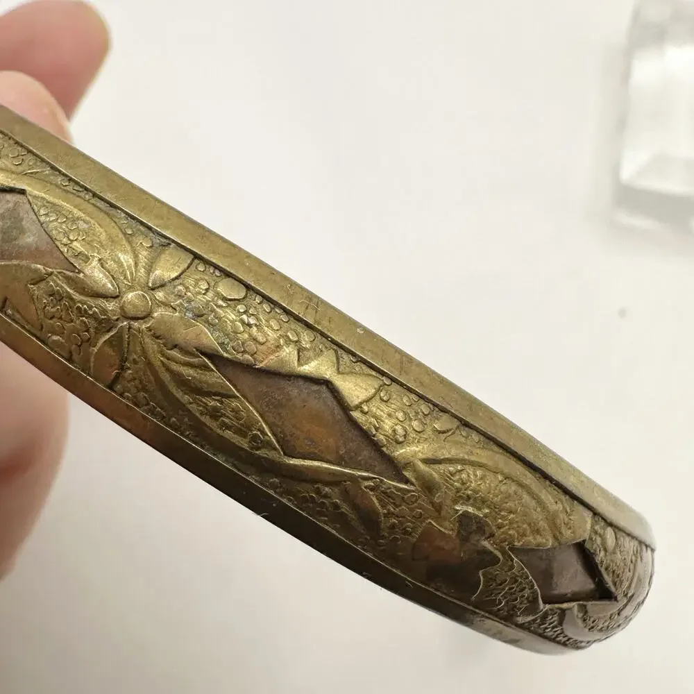 Vintage engraved bracelet
